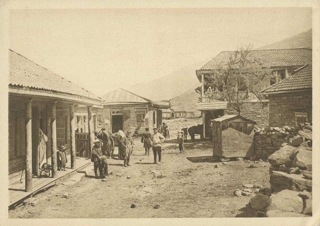 Изба-читальня и кооператив в с. Итон-Кхаьлла, 1927 год.