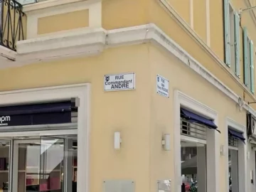 Во Франции, в городе Канны, есть улица имени чеченца из Ачхой-Мартана — Алавди Устарханова (Командора Андре).